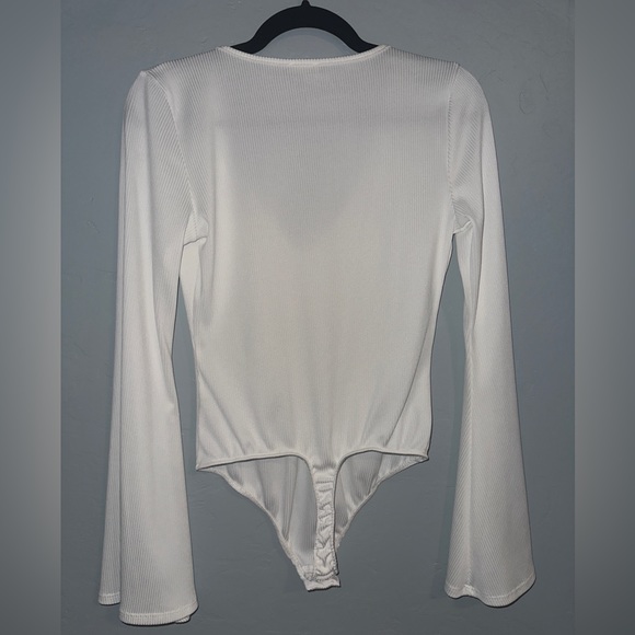 NWOT Free People Deep Vneck Bell Sleeve Bodysuit Top in cream white size M - Picture 9 of 16